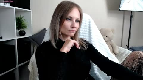 Naomi online show from August 8, 8:09 pm