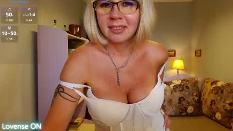 Sunny Katty online show from August 3, 12:12 pm