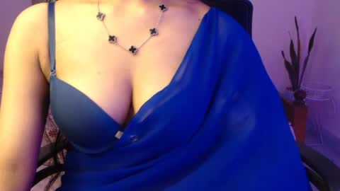 sunnylovess online show from August 11, 10:17 am