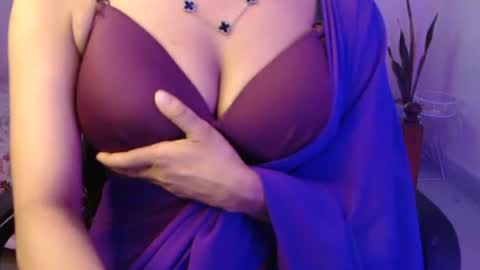 sunnylovess online show from August 13, 8:50 am