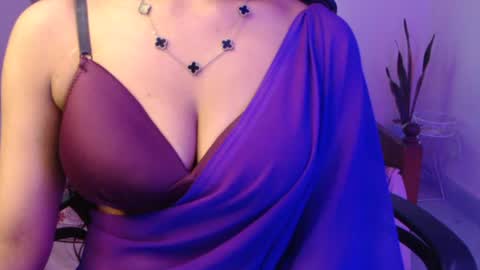 sunnylovess online show from August 13, 9:56 am