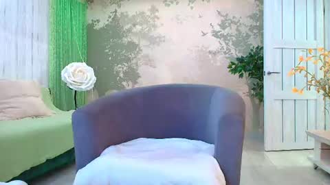 Eva  online show from August 8, 3:56 pm