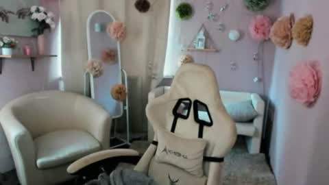 Alice online show from August 12, 9:11 am