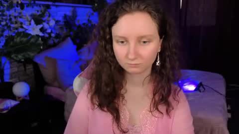 Alice online show from August 18, 2:23 pm