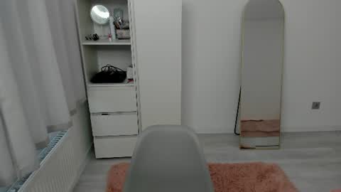 sunshine_bliss online show from August 3, 5:31 pm