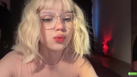 super_pixie online show from July 24, 6:33 pm