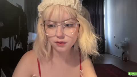 super_pixie online show from August 5, 1:42 pm