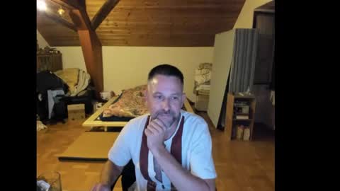 supersquirrel81 online show from July 21, 3:10 am