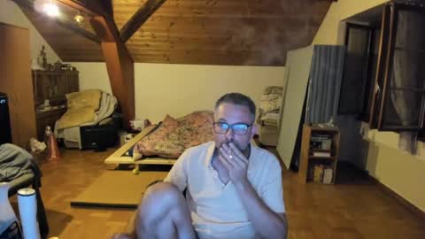 supersquirrel81 online show from August 6, 2:32 am