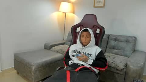 supreme_badboy2 online show from August 7, 4:18 pm