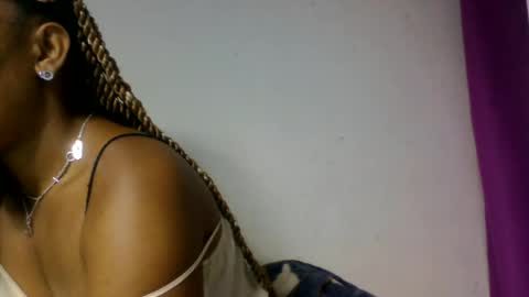 surbelle online show from August 9, 2:56 am