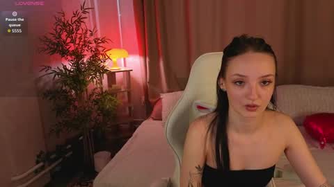 Annie online show from August 5, 1:36 am