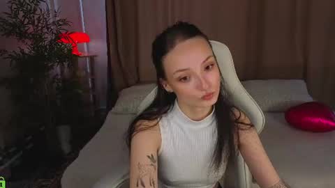 Annie online show from August 17, 1:32 am