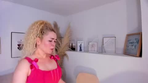 susan_blond online show from August 1, 9:10 pm