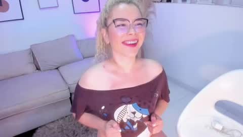 susan_blond online show from August 14, 1:04 pm