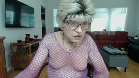 Susan and Lisa online show from June 30, 9:05 pm