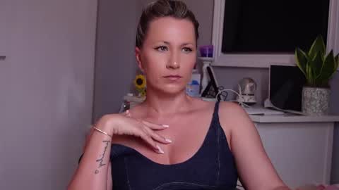 SusanJewel online show from June 23, 10:16 am