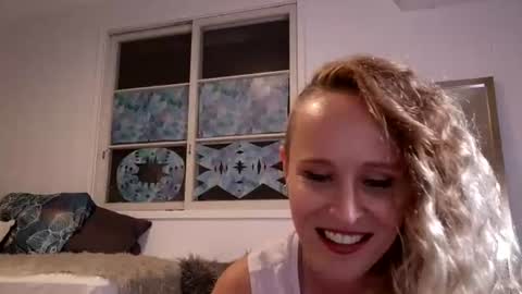 Susie and Lacey online show from July 26, 5:45 am