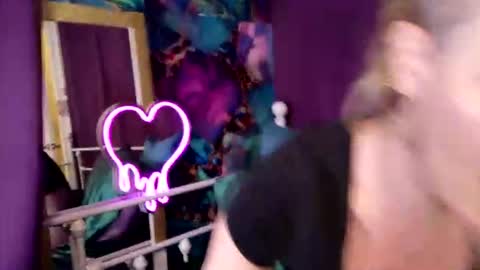 Susie and Lacey online show from August 2, 6:42 am