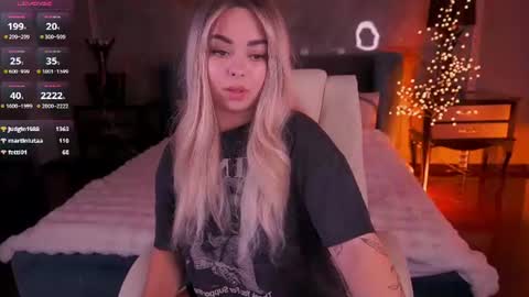 Susie online show from August 14, 10:46 pm
