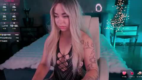 Susie online show from August 15, 2:37 am