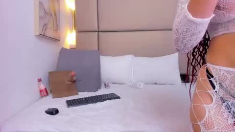 Susy online show from August 10, 10:00 pm