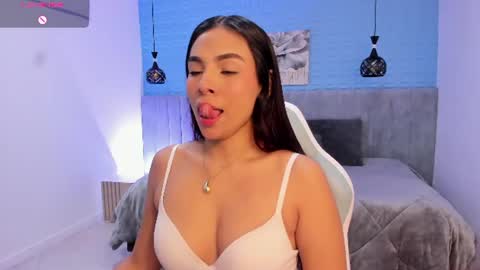 sussy_sweet4u online show from August 6, 10:36 am