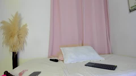 suzan__cooper2 online show from August 3, 4:36 pm