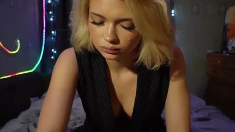 Stacy online show from July 18, 9:05 pm