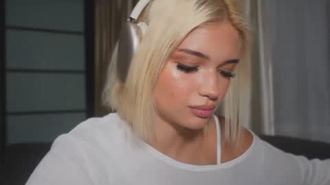 Stacy online show from August 6, 10:20 pm