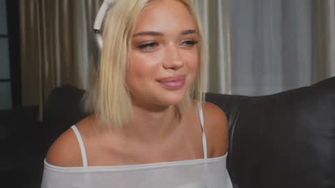Stacy online show from August 6, 11:26 pm