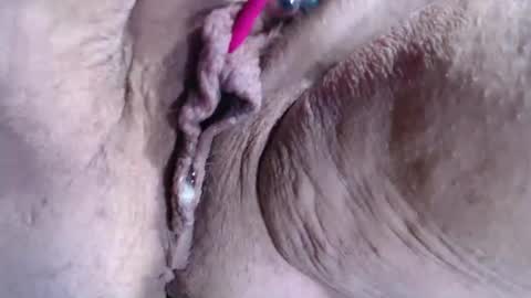 suzyssecrets online show from July 30, 10:44 am
