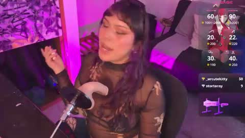 swag_hoe_ online show from August 4, 8:44 am