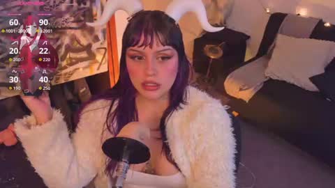 swag_hoe_ online show from August 6, 5:06 am