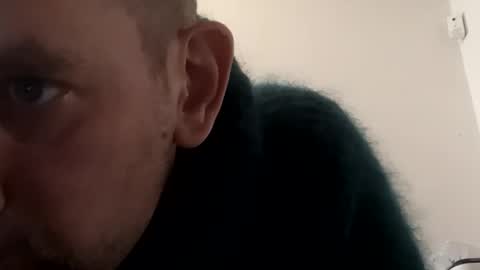 sweaterboy666 online show from March 10, 11:29 am