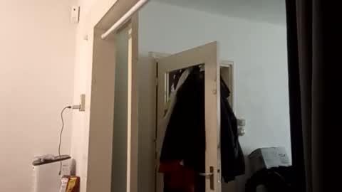 sweaterboy666 online show from March 10, 1:41 pm