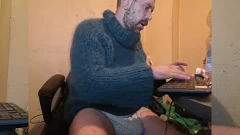 sweaterboy666 online show from August 8, 12:54 am