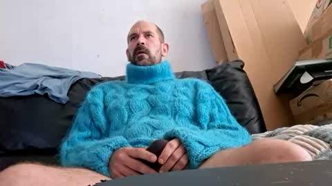 sweaterboy666 online show from August 11, 8:16 am