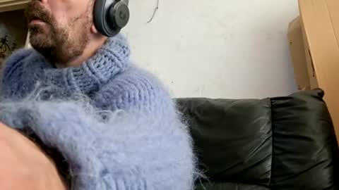 sweaterboy666 online show from August 12, 6:05 am