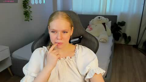 Sweeeet Angell online show from August 11, 1:18 am