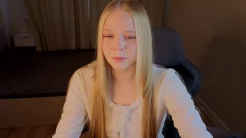 Sweeeet Angell online show from August 14, 1:09 am