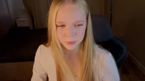 Sweeeet Angell online show from August 14, 2:15 am