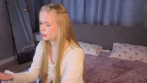 Sweeeet Angell online show from August 17, 3:11 am
