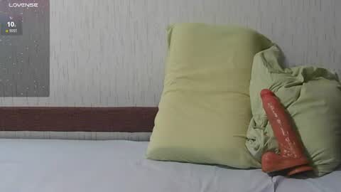 sweeeettt___ online show from June 15, 6:06 pm