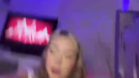 Juliana online show from August 6, 11:48 pm
