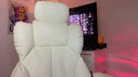 Juliana online show from August 9, 3:18 am