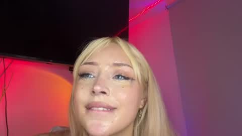 Juliana online show from August 17, 1:10 am