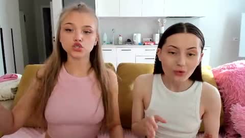 Mia online show from August 11, 1:18 am