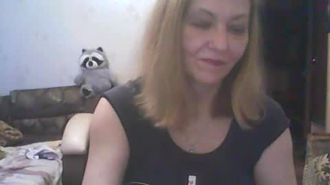 sweet4blonde609 online show from June 13, 4:15 pm