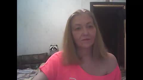 sweet4blonde67 online show from June 9, 7:26 am